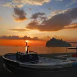 House - Seafront & Aragonese Castle View - Casa vacanze