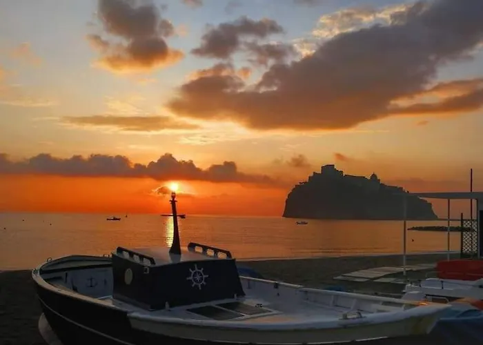House - Seafront & Aragonese Castle View - Дом отдыха