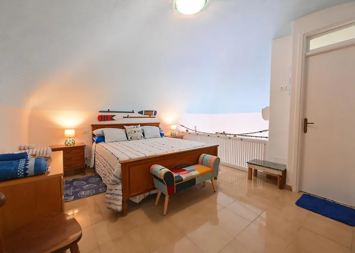 House - Seafront & Aragonese Castle View - * Искья